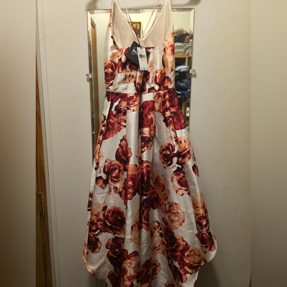 by & by Rose Print Mini Dress - White and Red - Picture 3 of 5